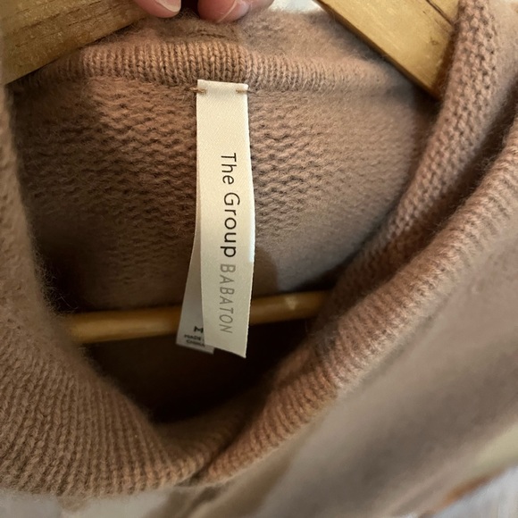 Gorgeous Carmel coloured cashmerer sweater from Aritiza! - Picture 3 of 4